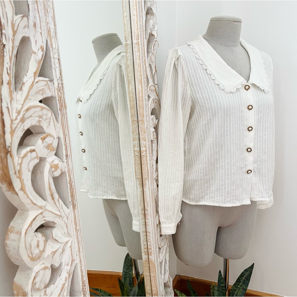 Peter Pan Collar Shirt - Vintage Looking